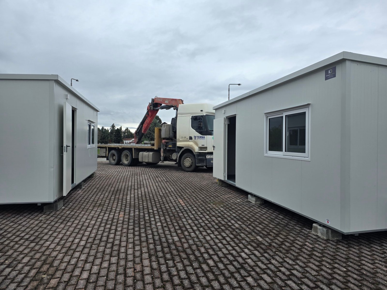 enarxi tis diamorfosis tou parko kykloforiakis agogis me tin topothetisi ton dyo containers (2)